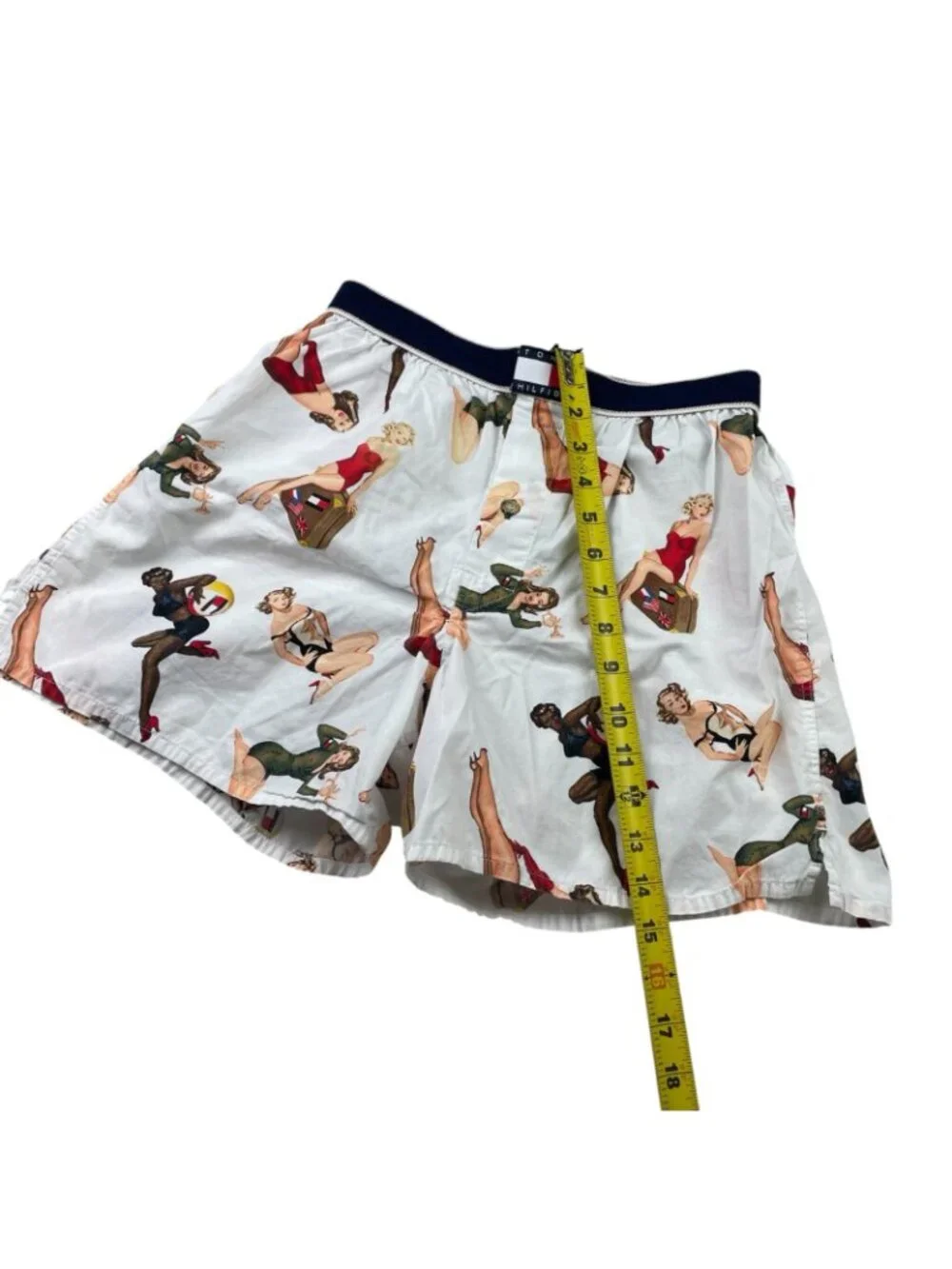 VTG Tommy Hilfiger Men's Pin-Up Models Flag Boxer Shorts White • Small
